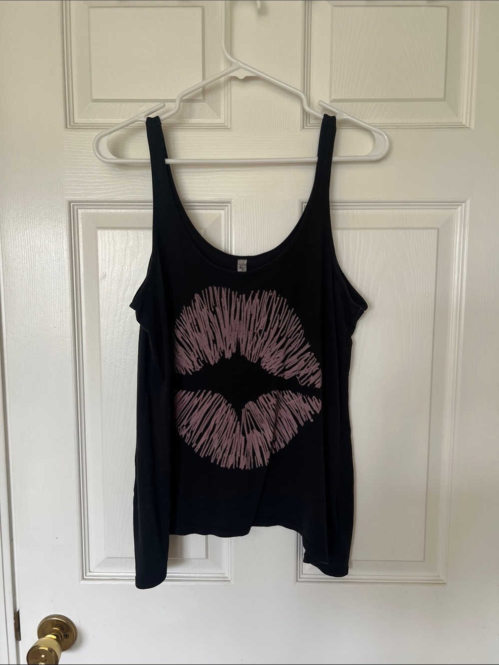 2kuhl Black Tank with Mauve Lip Graphic